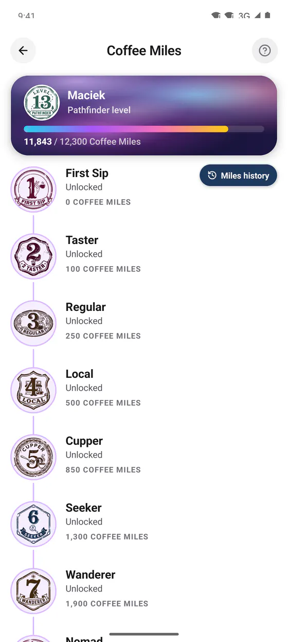 Les niveaux de Coffee Miles : First Sip, Taster, Regular et les suivants, chacun avec son propre tampon
